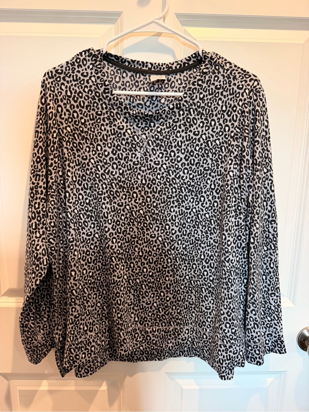 Secret Treasures Black Leopard / Panther Long Sleeve Shirt Size 2XL